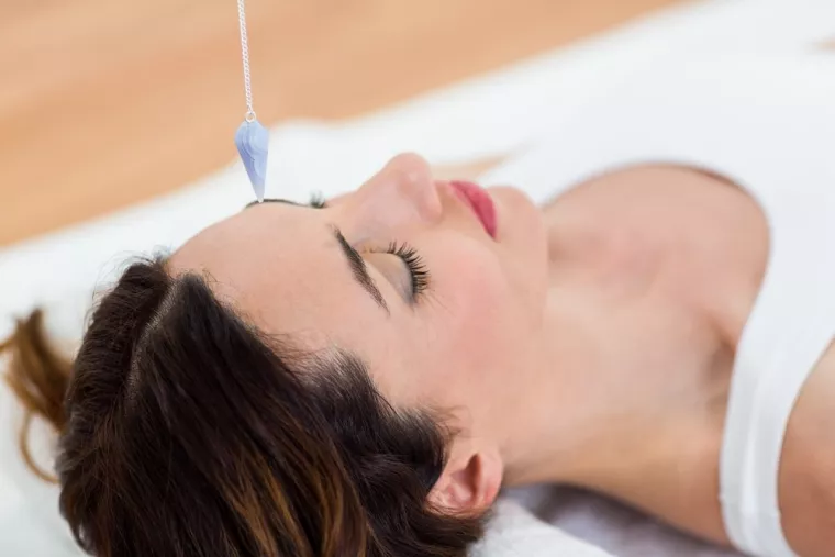 Se faire aider de l'hypnose pour des douleurs chroniques aux cervicales, Ajaccio, Aurore Muzy